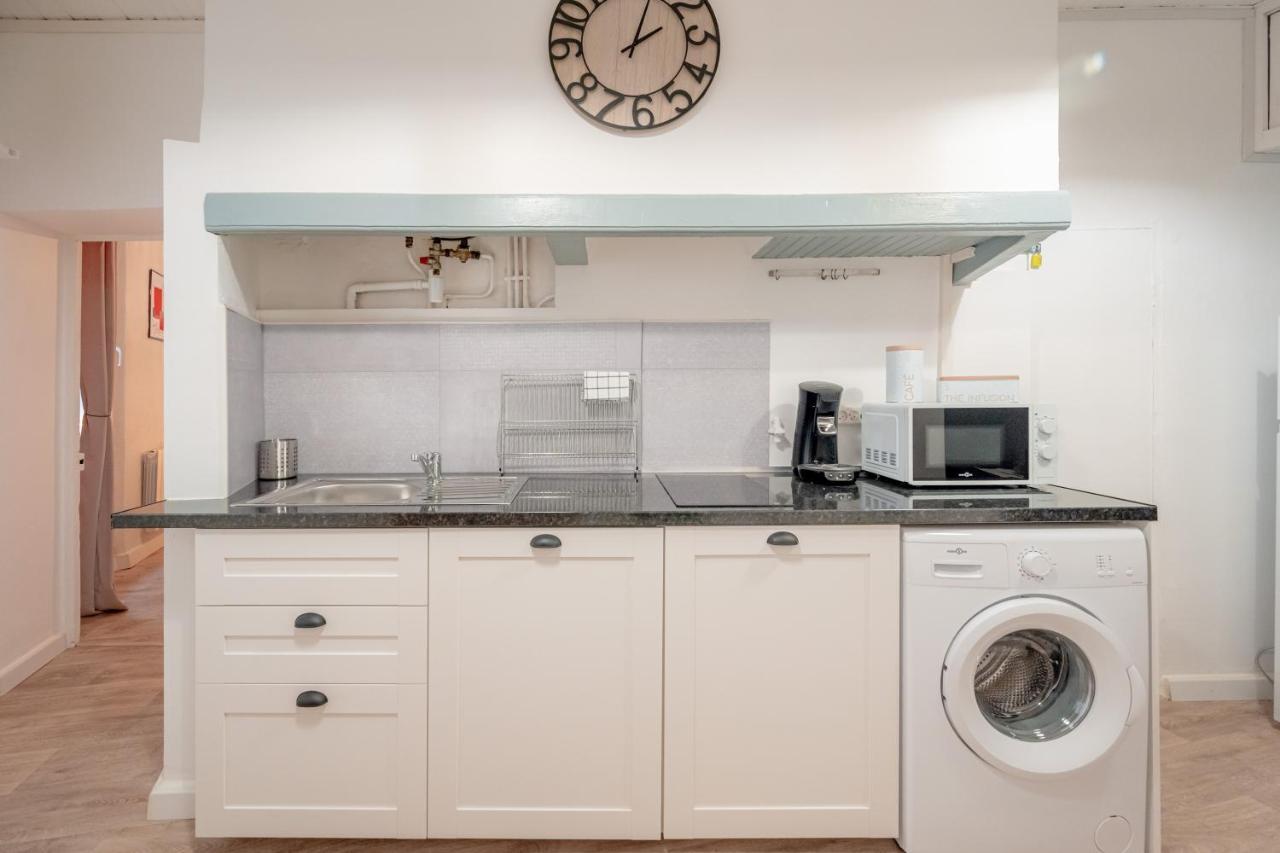 **appartement Proche Gare Et Marche De Toulon** Appartement *