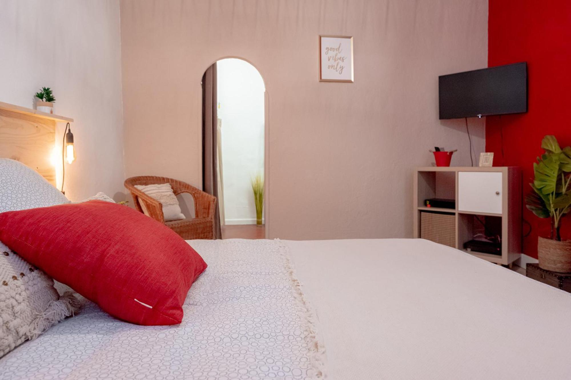 **appartement Proche Gare Et Marche De Toulon** Appartement *